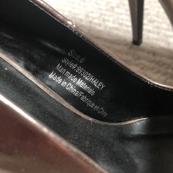 Silver Pump Heels size 6 - Picture 3 of 6